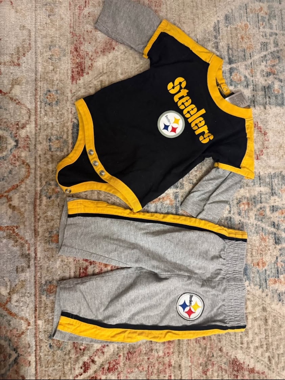 Pittsburgh Steelers Baby Bodysuit & Pants Set - Black, Gold, Gray